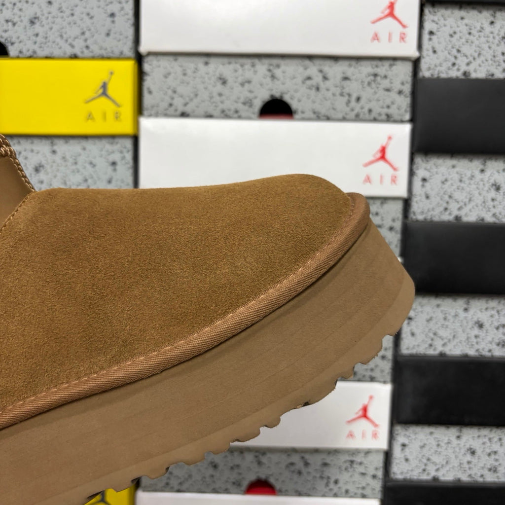 UGG Classic Ultra Mini Platform Boot – Women’s Suede Ankle Boot with Neoprene Collar in Chestnut